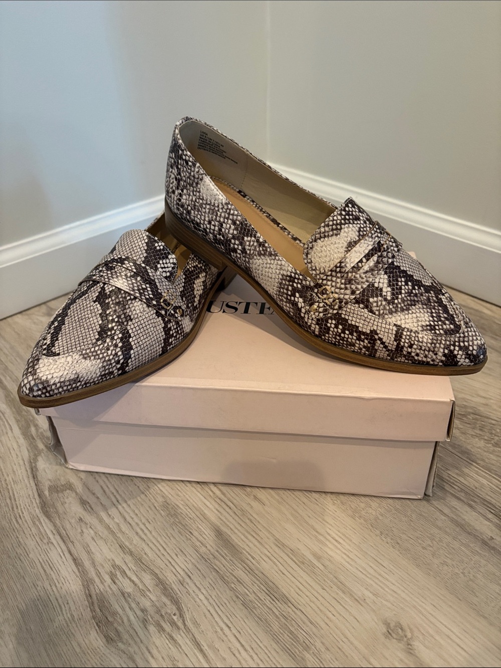 JustFab Women's Snake-Print Pointed Penny Loafers - Beige & Black
